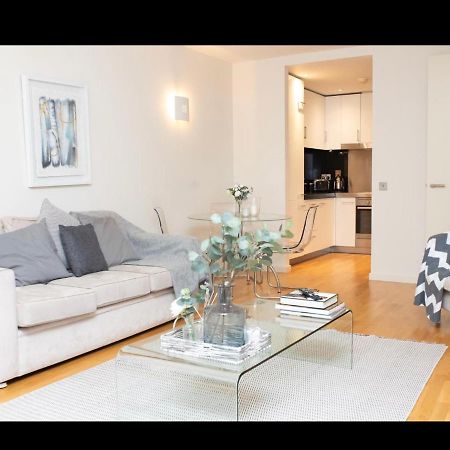 London Luxury 1 Bedroom Apartment Minutes Walk From Canary Wharf Buitenkant foto