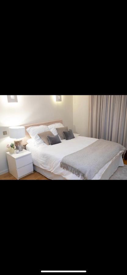London Luxury 1 Bedroom Apartment Minutes Walk From Canary Wharf Buitenkant foto