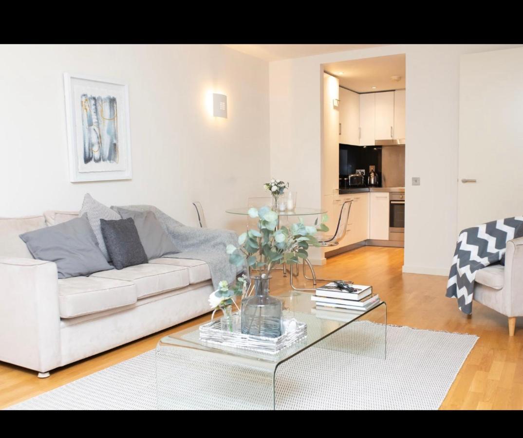 London Luxury 1 Bedroom Apartment Minutes Walk From Canary Wharf Buitenkant foto