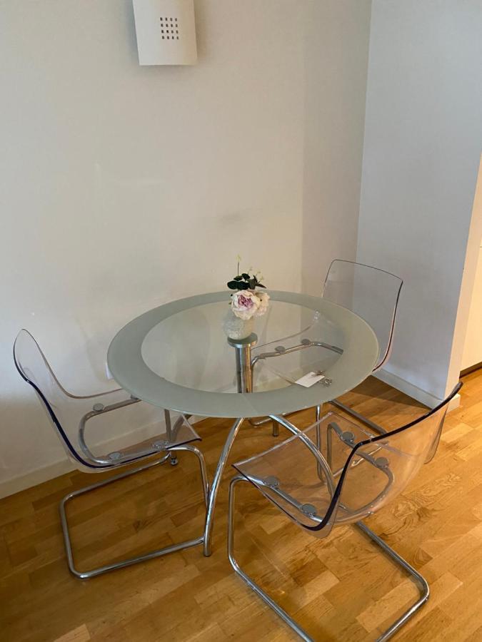 London Luxury 1 Bedroom Apartment Minutes Walk From Canary Wharf Buitenkant foto